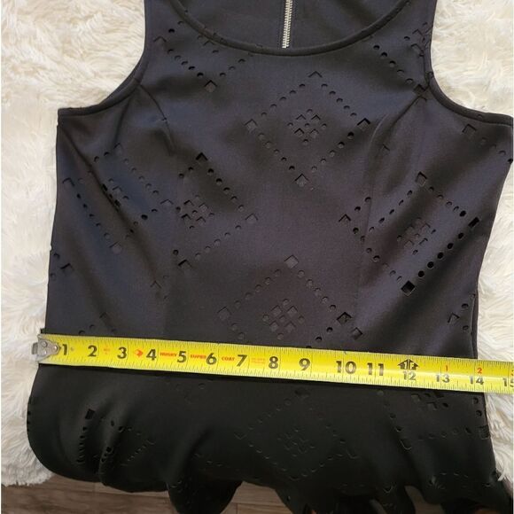 Material girl sleeveless cur out designed black dress sz M - Picture 5 of 8